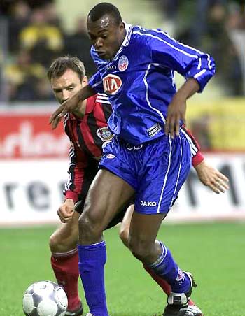 字也被牢牢 字也被牢牢